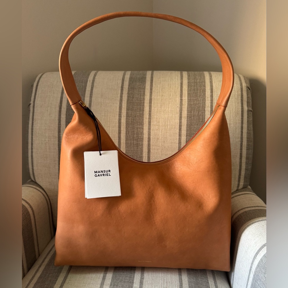 Mansur Gavriel MAXI candy hobo in Cammello color